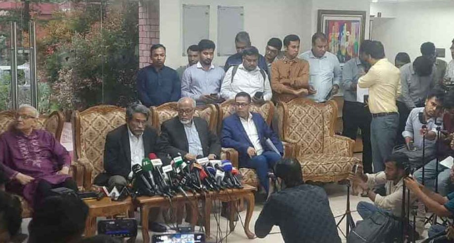 গণভোটের পক্ষে একমত সব রাজনৈতিক দল: আলী রীয়াজ