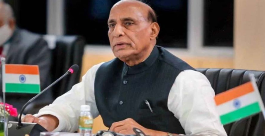 ইউনূসকে কথা বলায় সংযত থাকার আহ্বান ভারতের প্রতিরক্ষামন্ত্রীর