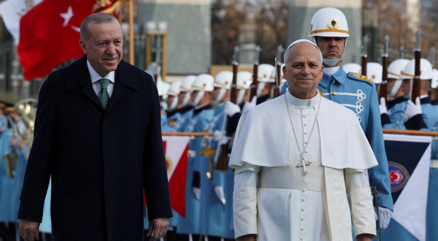 সফরে তুরস্ককে মধ্যস্থতাকারীর ভূমিকা গ্রহণের আহ্বান পোপের